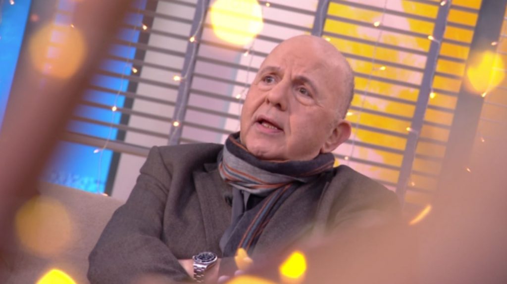 Νίκος Μουρατίδης – Το κοτέτσι της TV έχει πάρα πολλές κότες