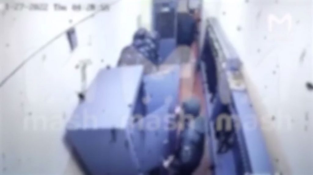 Σοκαριστικό βίντεο: Ουκρανός στρατιώτης πυροβολεί συναδέλφους του – Σε τροχιά σύγκρουσης Ρωσία – Ουκρανία