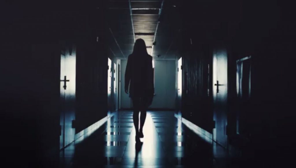 Η 24χρονη Γεωργία «σπάει τη σιωπή της» και εξιστορεί όσα έγιναν στη σουίτα του ξενοδοχείου