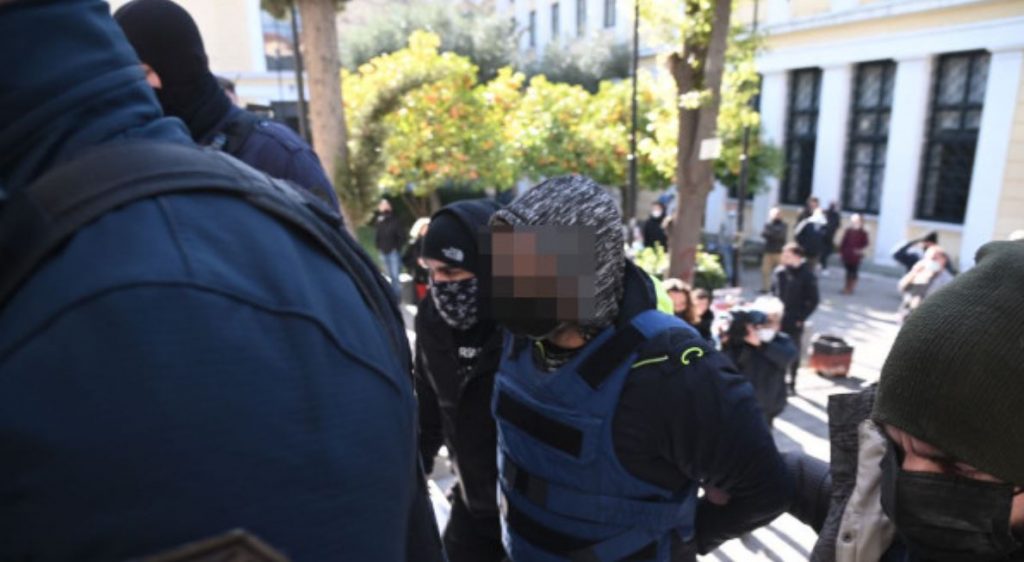 Αργυρούπολη – Της έσπασε το κεφάλι & τα πλευρά με βίαια χτυπήματα