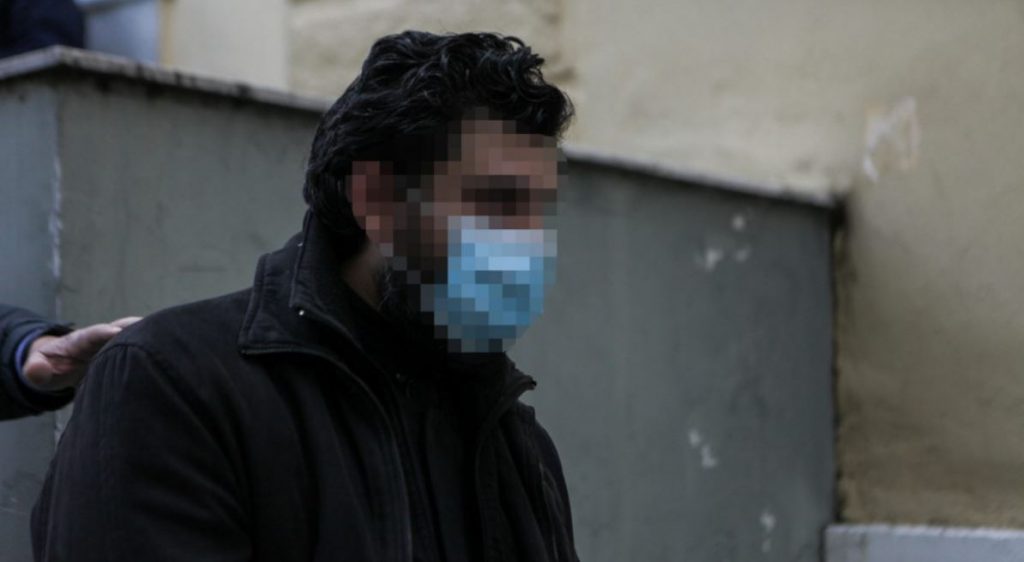 Βιασμός ανήλικης: Άνοιξαν τα στόματα μετά τη σύλληψη του ιερέα