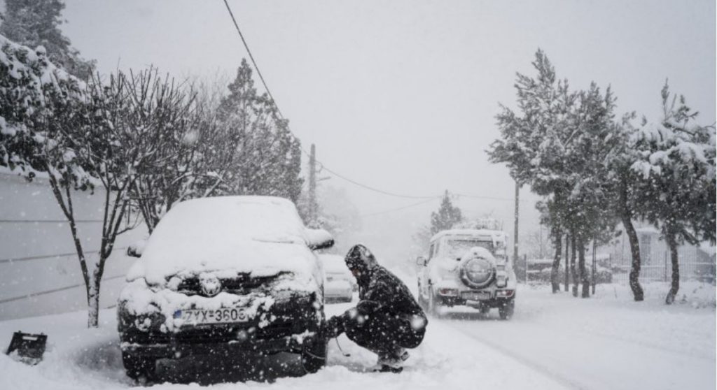 Κακοκαιρία: Παραμένουν τα προβλήματα για δεκάδες εγκλωβισμένους της «Ελπίδας»