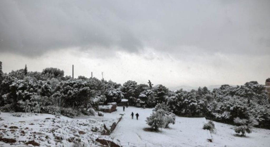 Κακοκαιρία: Λευκό τοπίο σε ολόκληρη την Ελλάδα – Μοναδικές εικόνες