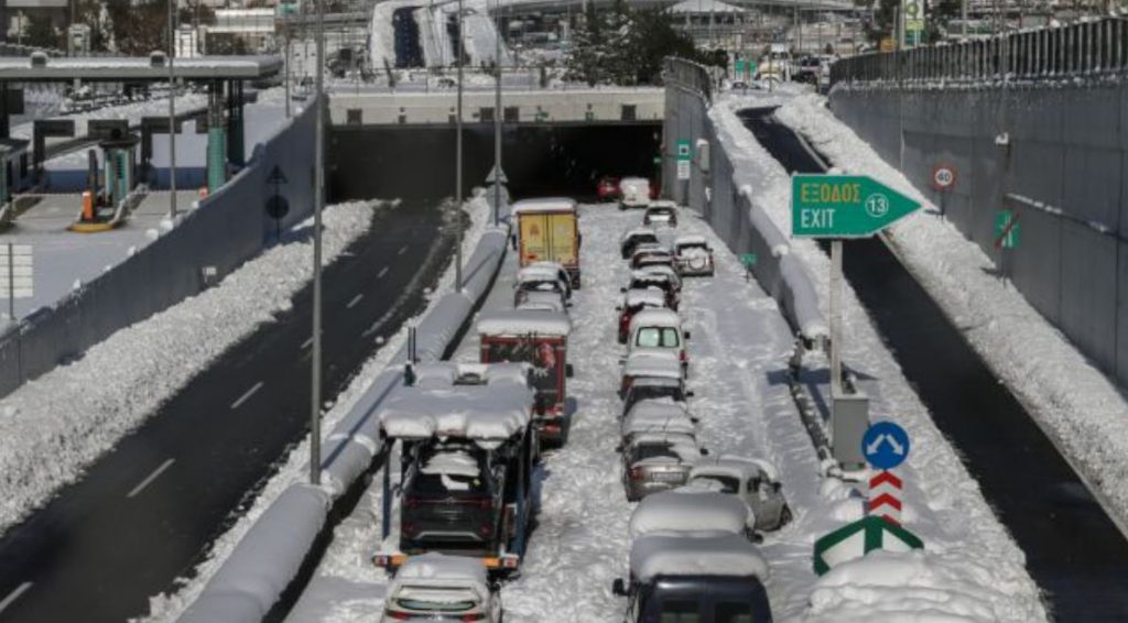 Αττική Οδός: Εγκλωβισμένος και… το ταξίμετρο να γράφει – Ιστορίες ταλαιπωρίας
