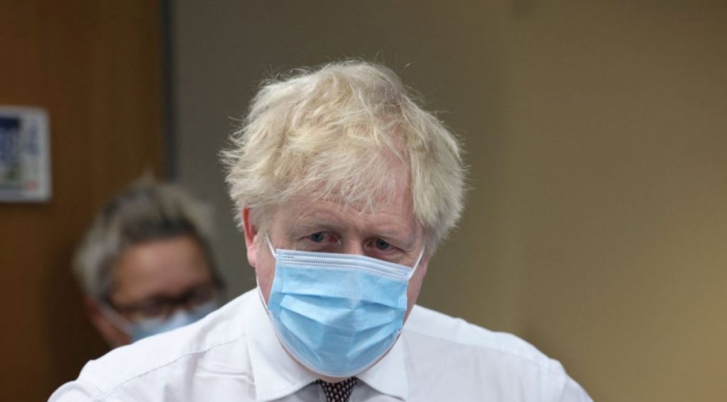 Οργή βουλευτών κατά Τζόνσον μετά τις αποκαλύψεις για τα κορωνοπάρτι