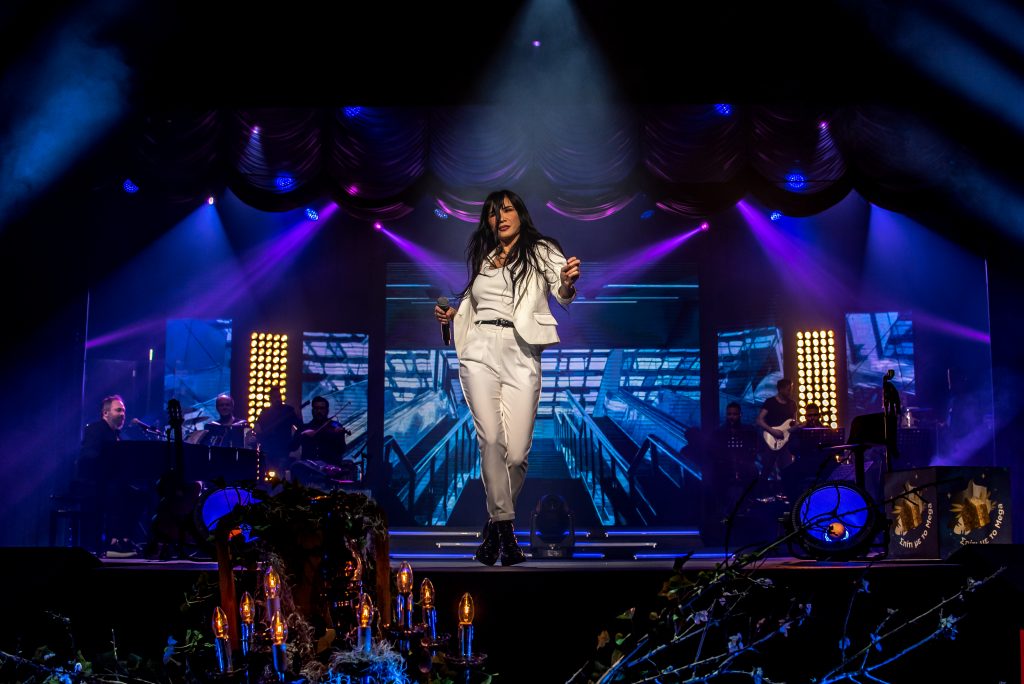 Σπίτι με το MEGA: Mε το δικό της «Καράβι» ξεκίνησε η βραδιά της Πάολα