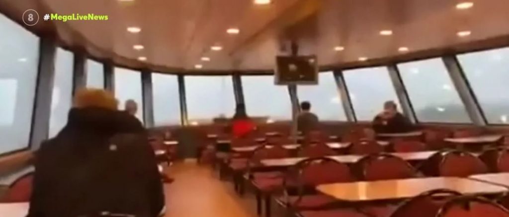Γερμανία: Γιγάντιο κύμα έσπασε τα τζάμια του φέρι μποτ