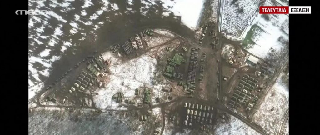 Το μήνυμα Μπορέλ στη Ρωσία: «Τέλος τα ψώνια στο Μιλάνο & τα πάρτι στο Σεν Τροπέ»