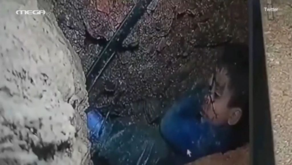 Μαρόκο: Δραματική επιχείρηση για τη διάσωση παιδιού που έπεσε σε πηγάδι 32 μέτρων