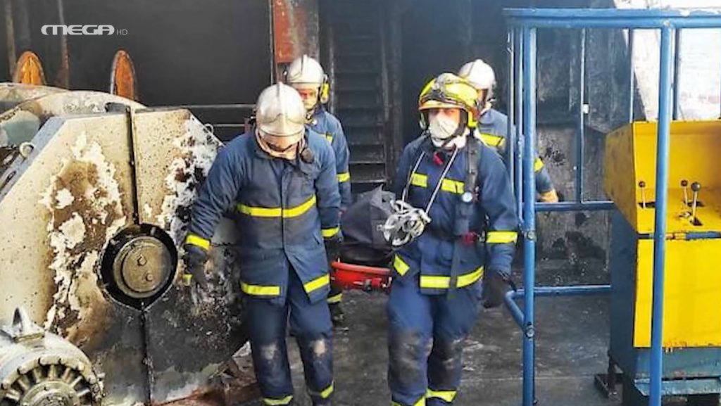 Κέρκυρα: Εντοπίστηκε νεκρός άνδρας στο φλεγόμενο πλοίο – Αναγνωρίστηκε η σορός από τον γιο του