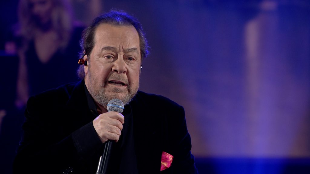 «Καλωσόρισες έρωτα» από τον Γιάννη Πάριο μόνο για το Σπίτι με το MEGA