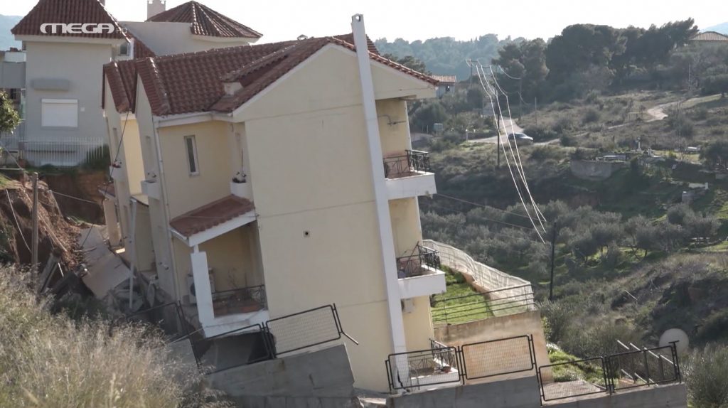 Νέος Βουτσάς: Γειτονιά κινδυνεύει λόγω καθίζησης μετά τις φωτιές του 2018