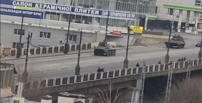 Πόλεμος στην Ουκρανία: Σκληρές οδομαχίες στο Κίεβο-Επιθέσεις με πυραύλους σε πόλεις της χώρας