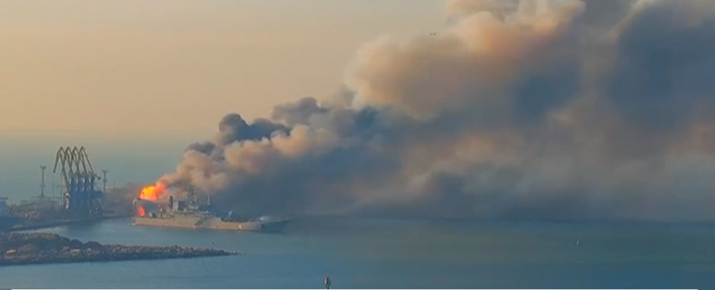 Ουκρανικές δυνάμεις χτύπησαν ρωσικό πλοίο στο λιμάνι του Μπερντιάνσκ