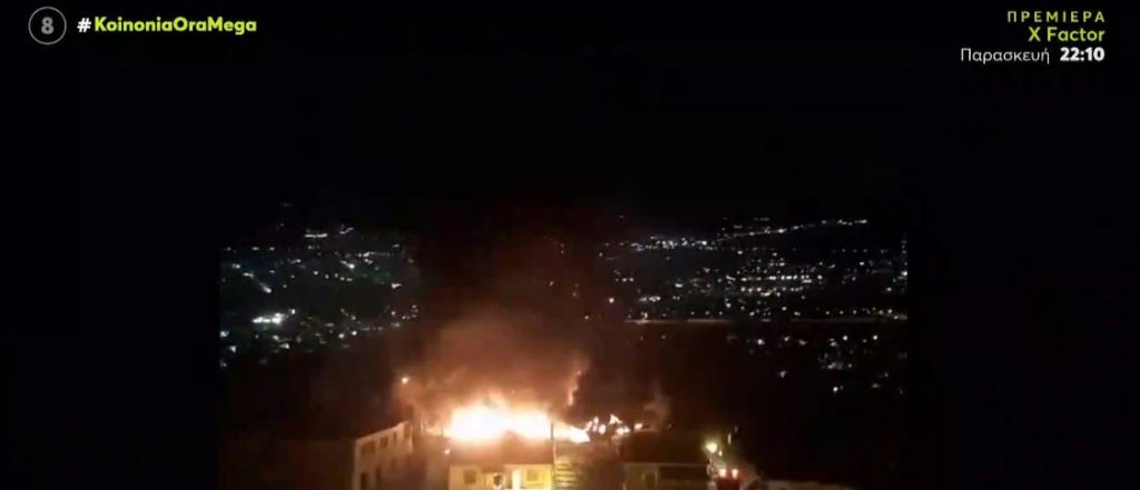 Παρανάλωμα του πυρός αστυνομικά αυτοκίνητα στο Βόλο