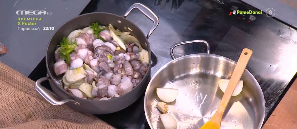 Ο Τίμος Ζαχαράτος μάς ετοιμάζει χταπόδι κρασάτο με ρύζι κοκκινιστό!