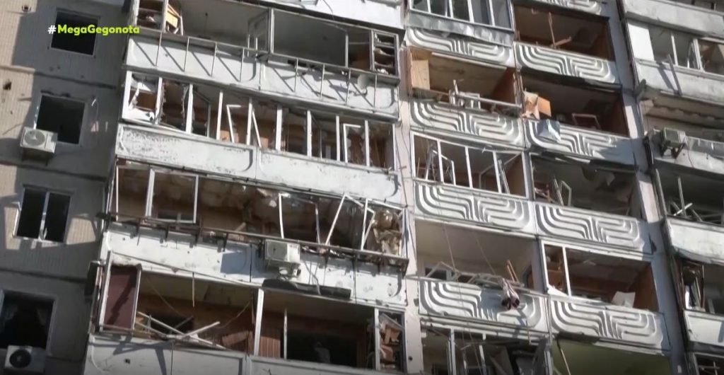 Πόλεμος στην Ουκρανία: Ρωσικά πυρά έπληξαν πολυκατοικίες στο Κίεβο – Εικόνες χάους, νεκροί & τραυματίες από τα χτυπήματα