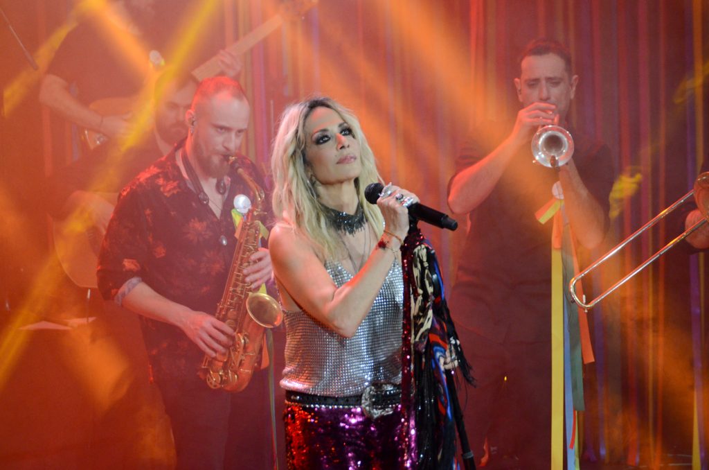 Σπίτι με το MEGA: Η Άννα Βίσση ξεσηκώνει το κοινό με τις μεγαλύτερες επιτυχίες της