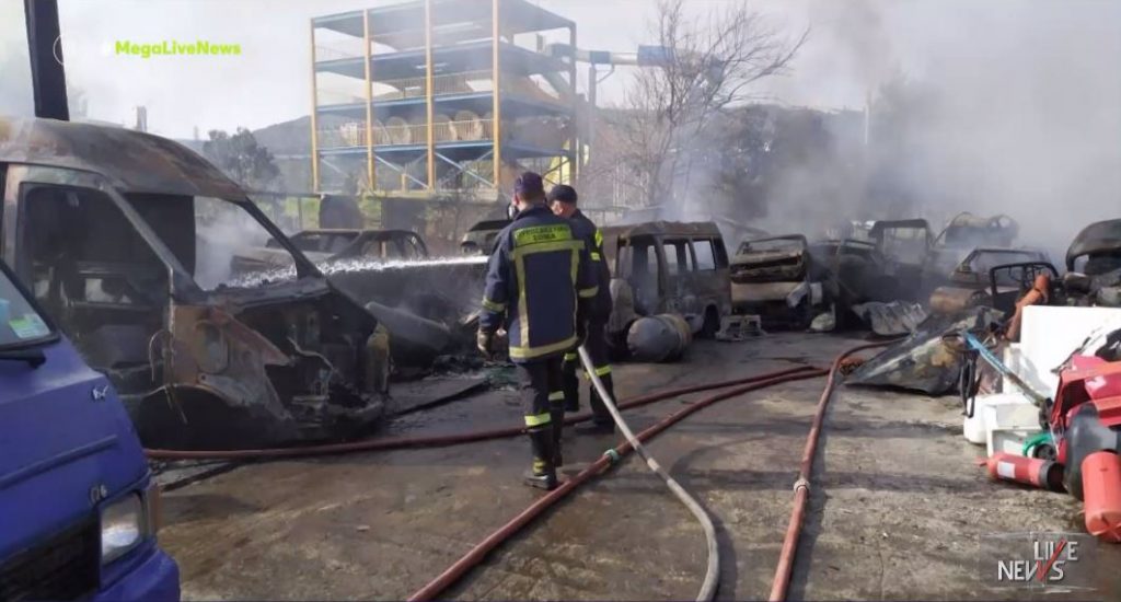 Μεγάλες πυρκαγιές σε Άνω Λιόσια και Σάμο