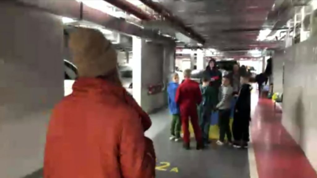 Δραματικές ώρες για χιλιάδες πολίτες στα υπόγεια των σπιτιών τους