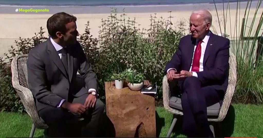 Σθεναρή αντίσταση των Ουκρανών, την ώρα που κλιμακώνονται οι πολιτικές μάχες