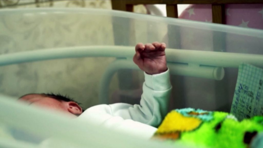 Περιμένουν τους γονείς τους τα μωρά στην Ουκρανία