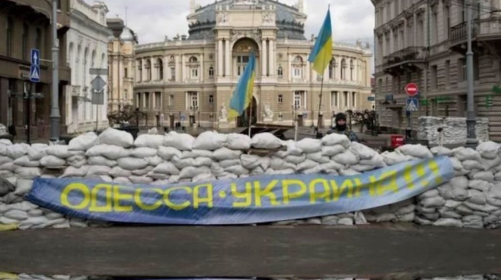 Από αέρος και θαλάσσης τα ρωσικά χτυπήματα στην Οδησσό