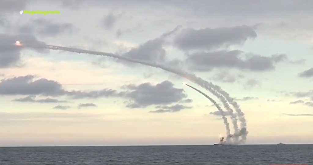 Μπαράζ ρωσικών πυραυλικών επιθέσεων από την Κριμαία και την Κασπία Θάλασσα