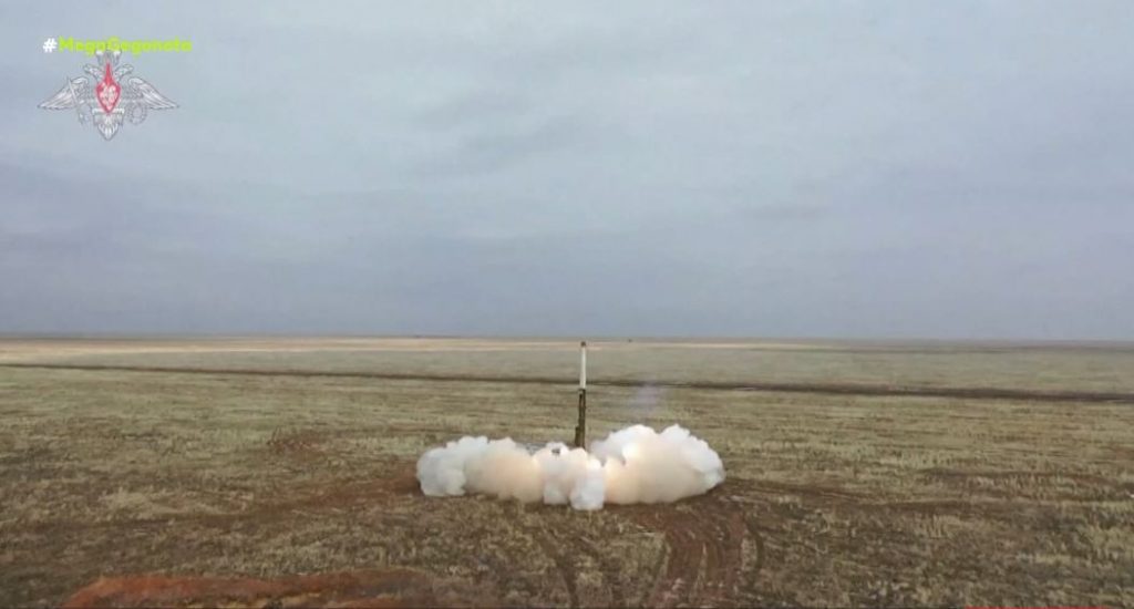 Νέες απειλές της Μόσχας για πυρηνικό πόλεμο δια στόματος Μεντβέντεφ