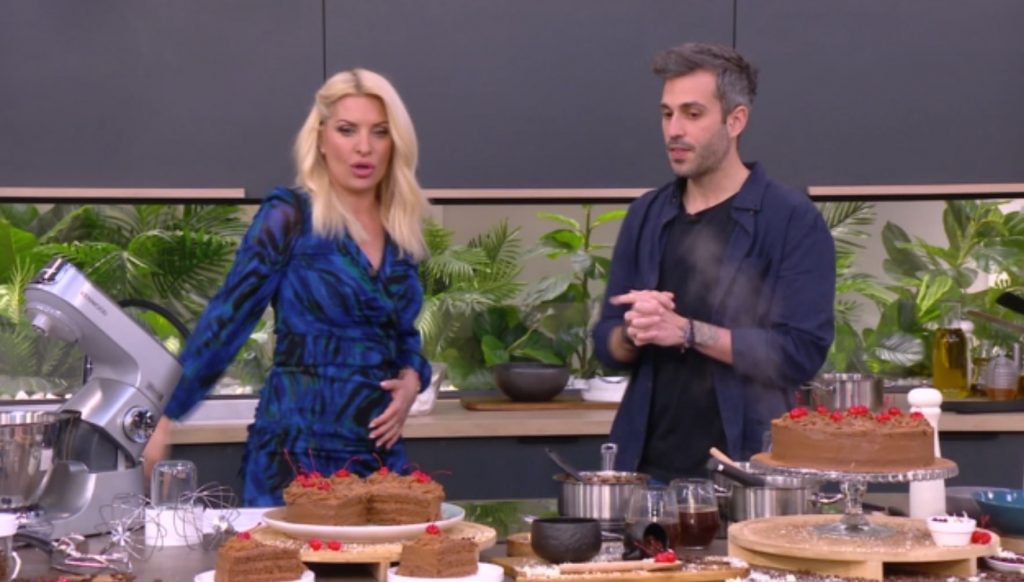 Ο Γιώργος Τσούλης φτιάχνει τούρτα σεράνο