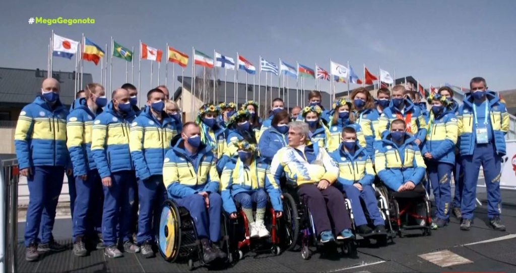 Μηνύματα κατά του πολέμου στην Ουκρανία από αθλητές