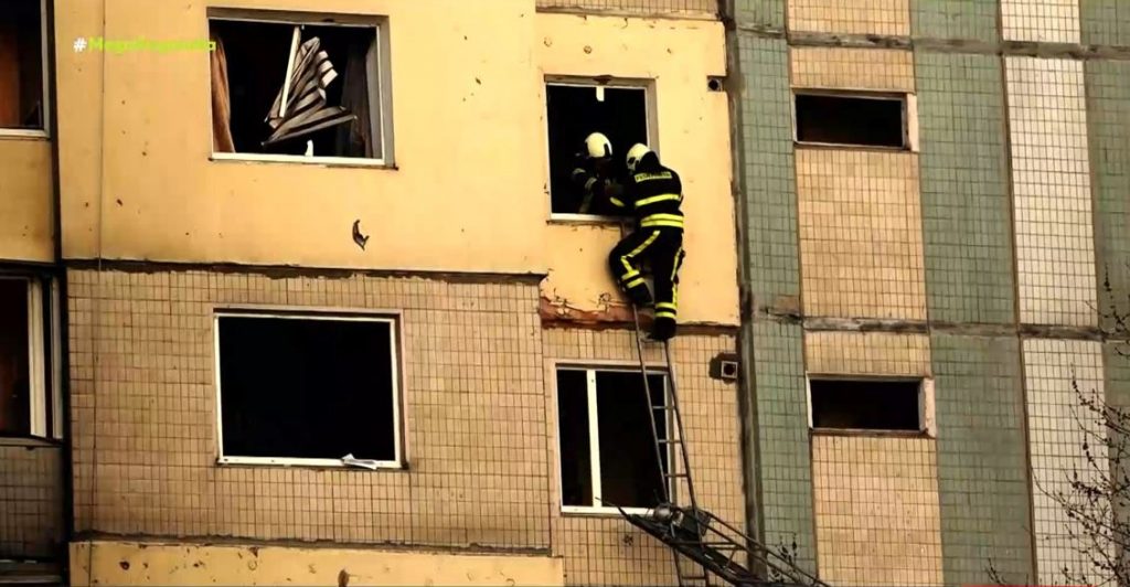 Ουκρανία: Υπό ανελέητους βομβαρδισμούς το Κίεβο – Τραυματίες & καταστροφές