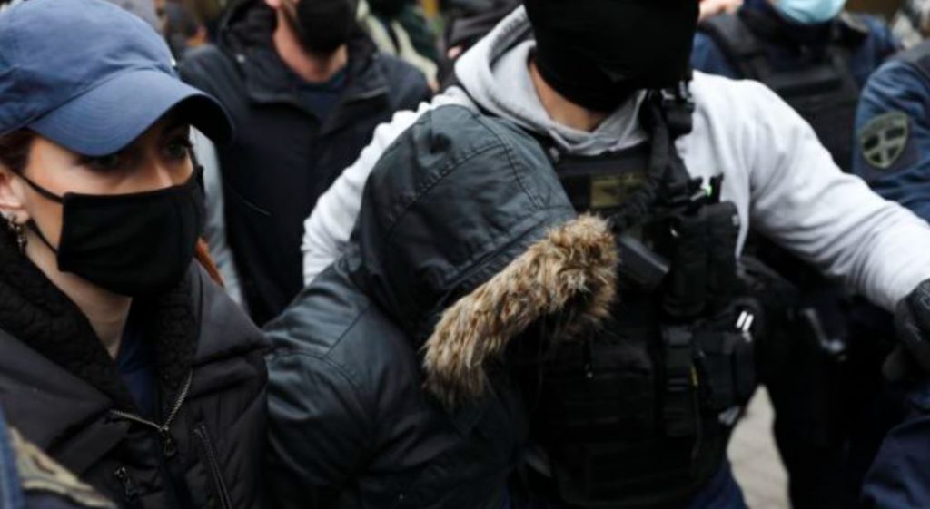 Ρούλα Πισπιρίγκου: Ο Μάνος Δασκαλάκης χύνει κροκοδείλια δάκρυα