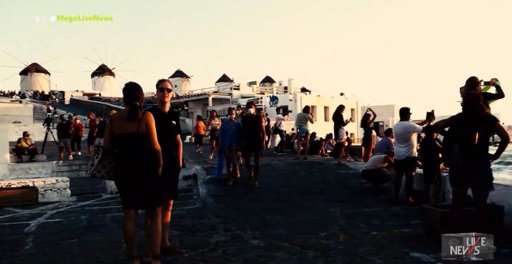 «Βουλιάζουν» οι Κυκλάδες από τουρίστες για το Πάσχα