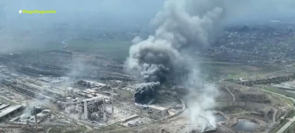 Πόλεμος στην Ουκρανία: Λήγει το τελεσίγραφο της Μόσχας για το Azovstal στη Μαριούπολη – Οι Ρώσοι «σφυροκοπούν» το Ντονμπάς