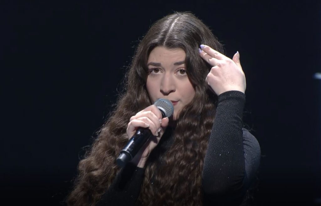 H Άντρη Συναϊνού τραγούδησε κορεάτικα αλλά δεν τα κατάφερε – Ξέσπασε σε κλάματα στο τέλος