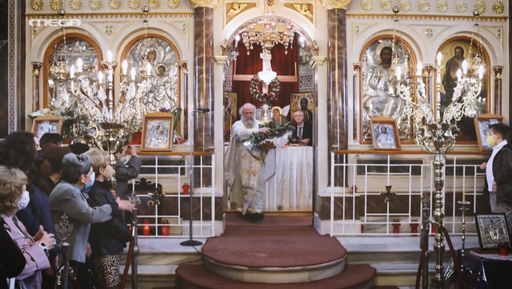 Πάσχα: Εντυπωσιακή η πρώτη Ανάσταση σε όλες τις γωνιές της Ελλάδας