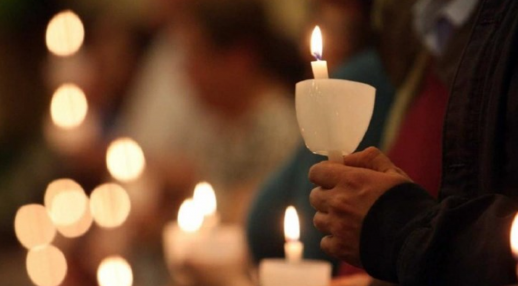 Με λαμπρότητα η Αναστάσιμη Ακολουθία σε όλη την Ελλάδα