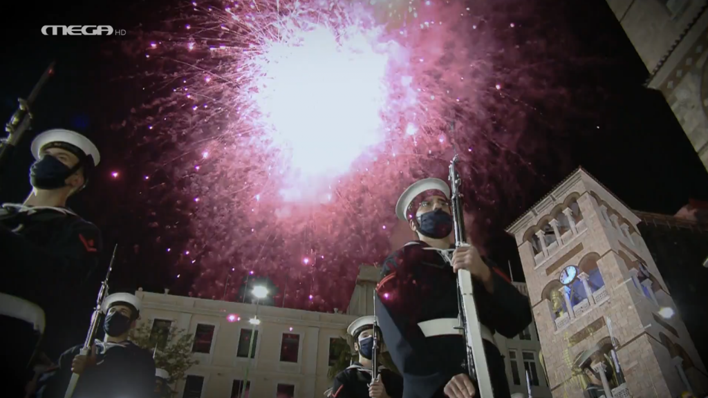 Πάσχα: Εντυπωσιακές εικόνες από την Ανάσταση σε ολόκληρη την Ελλάδα