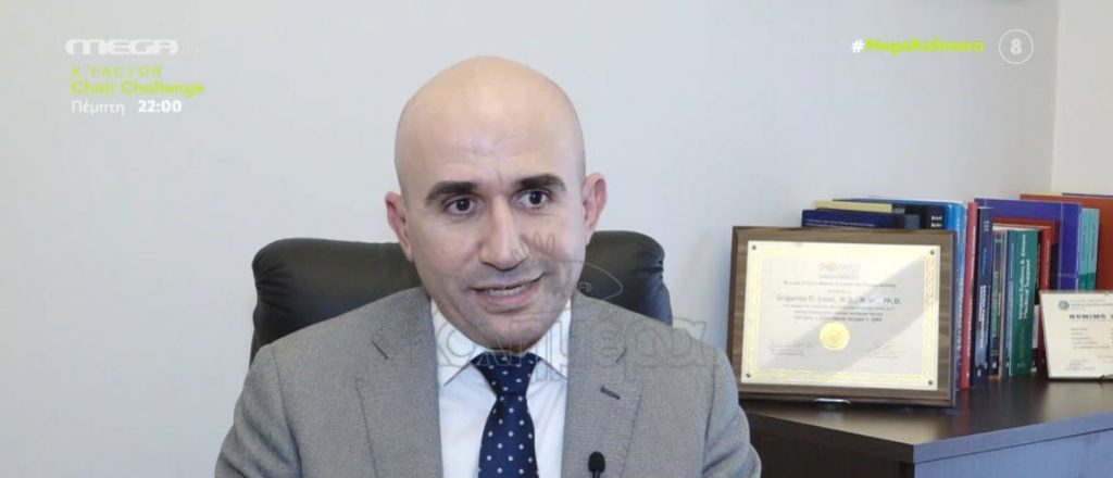 Γρηγόρης Λέων: «Στο σχολείο, μού έλεγαν τι ωραία μαλλιά που έχω, τώρα τους λέω πως με γκαντέμιασαν»