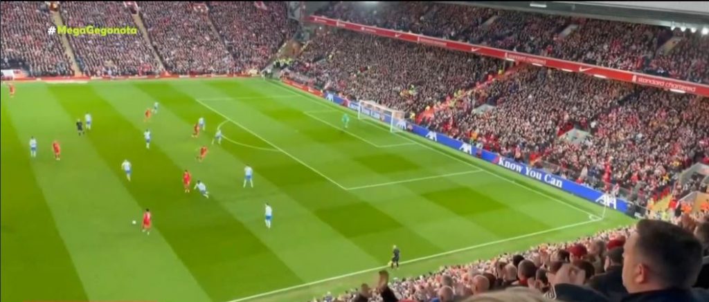 Λίβερπουλ – Μάντσεστερ Γιουνάιτεντ: Οι οπαδοί των «Reds» χειροκρότησαν στο έβδομο λεπτό προς ένδειξη συμπαράστασης στον Κριστιάνο Ρονάλντο