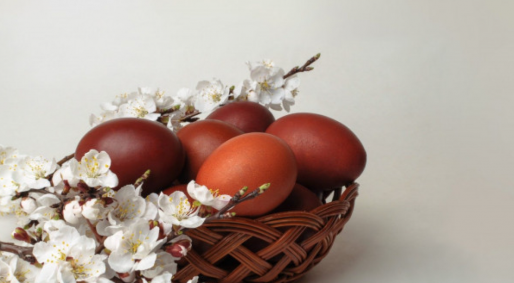 Πάσχα: Γλέντια με οβελία, τσίκνα & παραδοσιακά εδέσματα