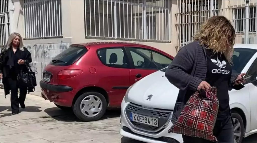 Ρούλα Πισπιρίγκου: Επίσκεψη στις φυλακές Κορυδαλλού από τη μητέρα & την αδερφή της