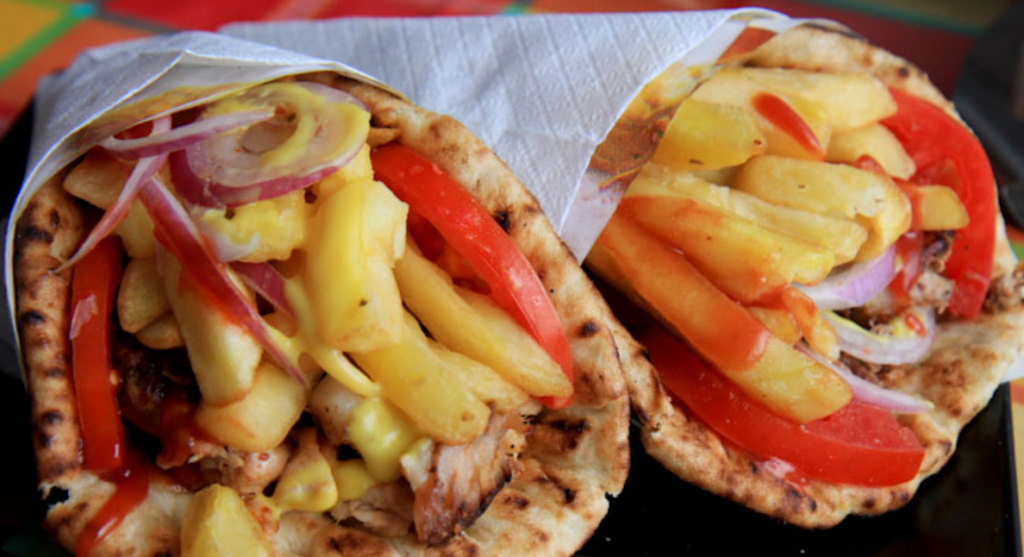 Στα ύψη η τιμή σε πιτόγυρο και καλαμάκι