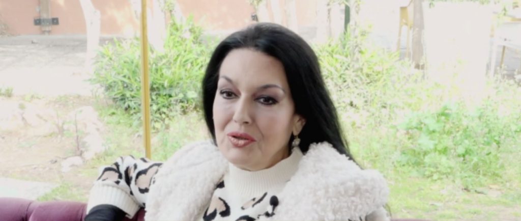 Ελένη Φιλίνη: «Είναι τεράστια ευθύνη να φέρεις ένα παιδί στον κόσμο. Δεν το έχω μετανιώσει καθόλου»