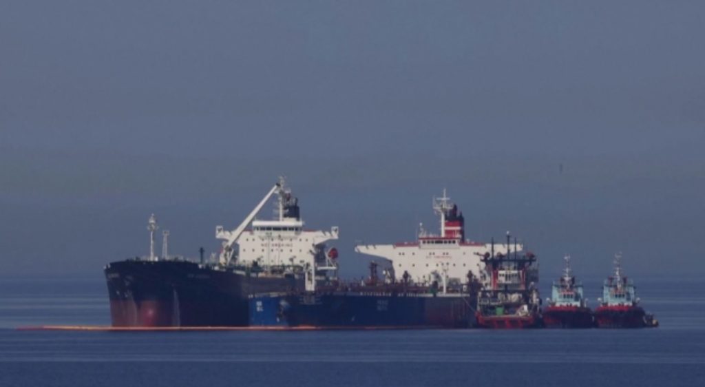 Περσικός Κόλπος: Αγωνία για τα πληρώματα των δύο ελληνικών δεξαμενόπλοιων