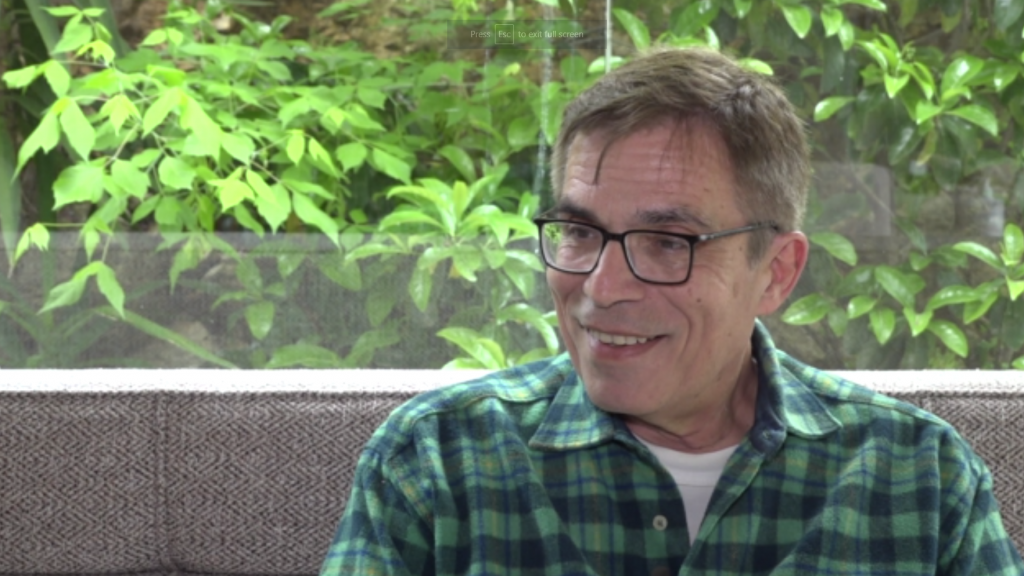 Ο Τάκης Κουράκος μιλά για την απόφασή του να γίνει ανάδοχος γονέας