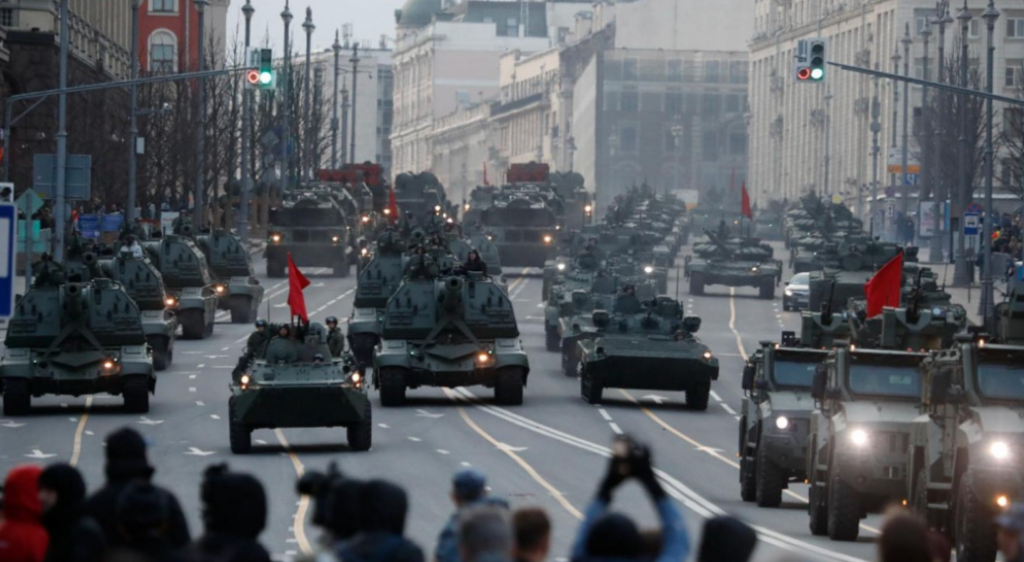 Τελευταίες πρόβες πριν την παρέλαση της 9ης Μαΐου στη Μόσχα