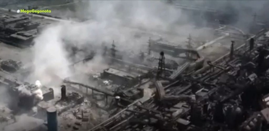 Πόλεμος στην Ουκρανία: Ανελέητοι οι ρωσικοί βομβαρδισμοί στο εργοστάσιο Azovstal – Τελευταίες εξελίξεις