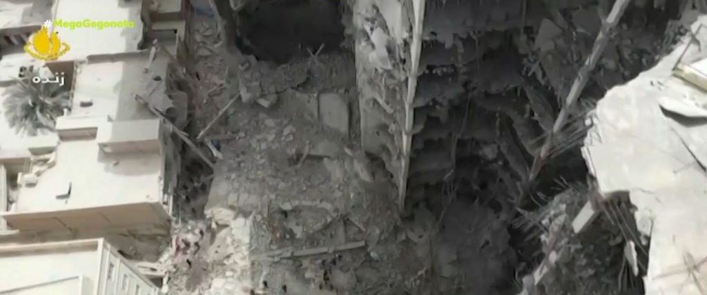 Ιράν: 5 νεκροί, δεκάδες τραυματίες & εγκλωβισμένοι από κατάρρευση κτιρίου